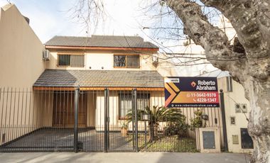 VENTA CASA 5 AMB 270 M2 DOBLE COCHERA REMEDIOS DE ESCALADA LANUS