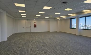 Oficina en  alquiler lista para entrar en el Edificio Olivos Building I