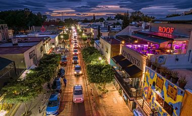 Edificio Para Restaurante de Lujo con Elevador En Andador  de Tlaquepaque