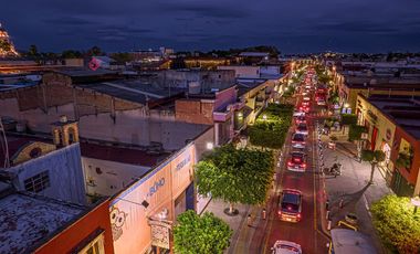 Edificio Para Restaurante de Lujo con Elevador En Andador  de Tlaquepaque