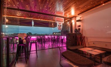 Edificio Para Restaurante de Lujo con Elevador En Andador  de Tlaquepaque