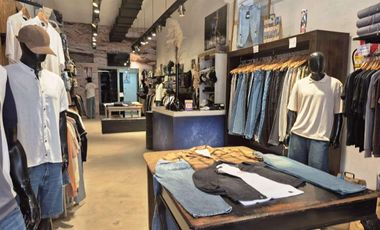 LOCAL EN FOCO COMERCIAL 4.30 x 40