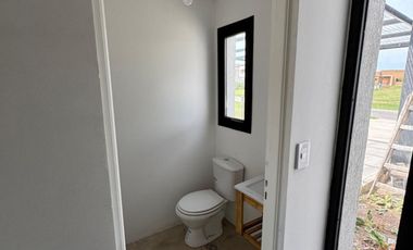 CASA EN VENTA y ALQUILER, 5 AMBIENTES, SAN SEBASTIAN AREA 9, APTO CREDITO