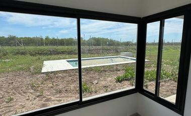 CASA EN VENTA y ALQUILER, 5 AMBIENTES, SAN SEBASTIAN AREA 9, APTO CREDITO