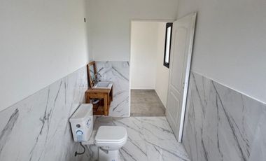 CASA EN VENTA y ALQUILER, 5 AMBIENTES, SAN SEBASTIAN AREA 9, APTO CREDITO
