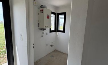 CASA EN VENTA y ALQUILER, 5 AMBIENTES, SAN SEBASTIAN AREA 9, APTO CREDITO