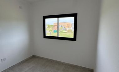 CASA EN VENTA y ALQUILER, 5 AMBIENTES, SAN SEBASTIAN AREA 9, APTO CREDITO