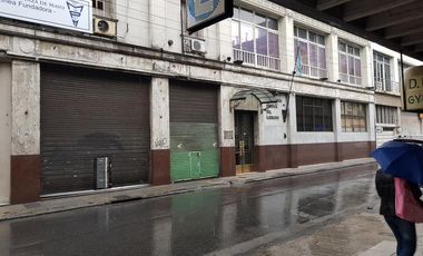 EXCELENTE LOCAL /OFICINAS   EN MONSERRAT VARIOS RUBROS