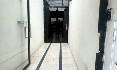 Venta Departamento 2 dos ambientes ciudadela financiación en pesos pozo