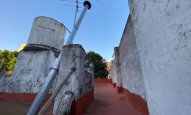 CASA EN VENTA A METROS DE AV RIESTRA, VILLA LUGANO