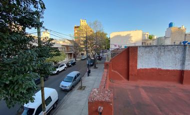 CASA EN VENTA A METROS DE AV RIESTRA, VILLA LUGANO