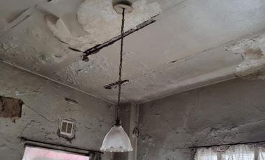 CASA EN VENTA A METROS DE AV RIESTRA, VILLA LUGANO