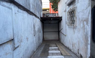 CASA EN VENTA A METROS DE AV RIESTRA, VILLA LUGANO