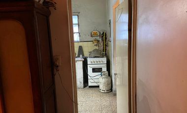 CASA EN VENTA A METROS DE AV RIESTRA, VILLA LUGANO