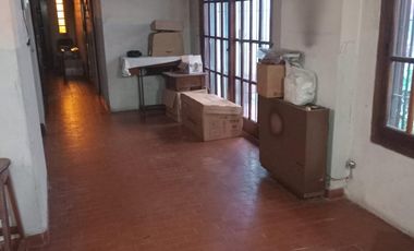Casa 4 Ambientes sobre la calle granville a 2 cuadras de bynnon