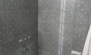 Casa 4 Ambientes sobre la calle granville a 2 cuadras de bynnon