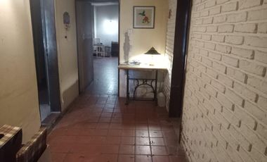 Casa 4 Ambientes sobre la calle granville a 2 cuadras de bynnon