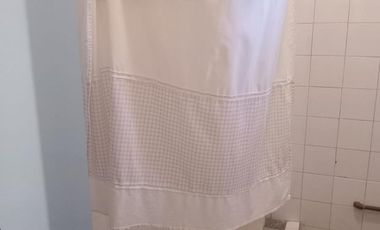 Casa 4 Ambientes sobre la calle granville a 2 cuadras de bynnon