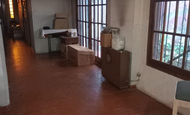 Casa 4 Ambientes sobre la calle granville a 2 cuadras de bynnon