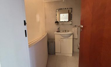 Departamento de 1 dormitorio con patio en venta en La Plata