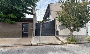 Departamento de 1 dormitorio con patio en venta en La Plata