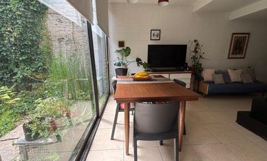 Departamento de 1 dormitorio con patio en venta en La Plata