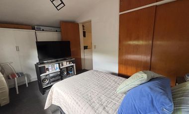 Departamento de 1 dormitorio con patio en venta en La Plata