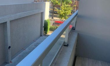 Departamento 2 ambientes con balcón y cochera  - Piscina, SUM. - Barrio Vicente López