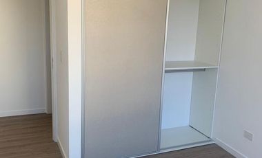 Departamento 2 ambientes con balcón y cochera  - Piscina, SUM. - Barrio Vicente López