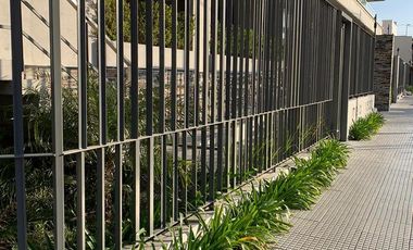 Departamento 2 ambientes con balcón y cochera  - Piscina, SUM. - Barrio Vicente López