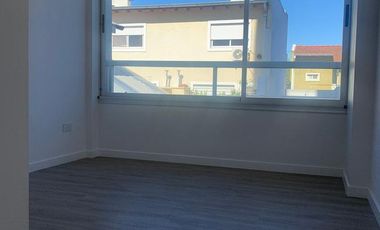 Departamento 2 ambientes con balcón y cochera  - Piscina, SUM. - Barrio Vicente López
