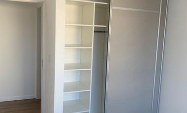 Departamento 2 ambientes con balcón y cochera  - Piscina, SUM. - Barrio Vicente López