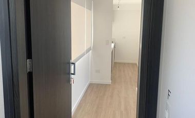 Departamento 2 ambientes con balcón y cochera  - Piscina, SUM. - Barrio Vicente López