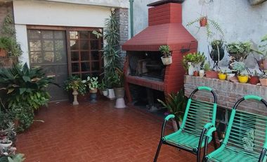Casa de 5 ambientes en venta en  Florencio Varela