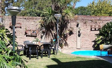 Casa de 5 ambientes en venta en  Florencio Varela