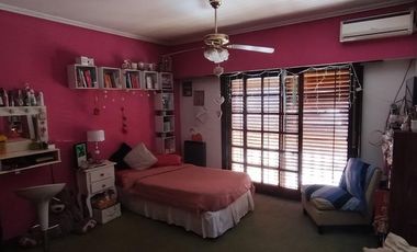 Casa de 5 ambientes en venta en  Florencio Varela
