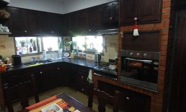 Casa de 5 ambientes en venta en  Florencio Varela
