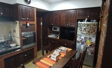 Casa de 5 ambientes en venta en  Florencio Varela