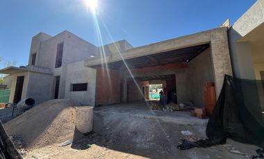 Venta Casa Gerencial, Santa Angela III, Centenario Neuquen