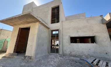 Venta Casa Gerencial, Santa Angela III, Centenario Neuquen