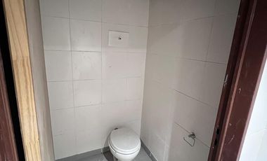 Local cerca de importante esquina - Apto varios destinos !