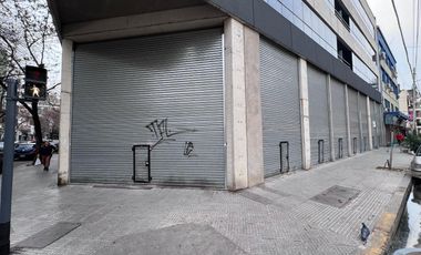 Local cerca de importante esquina - Apto varios destinos !