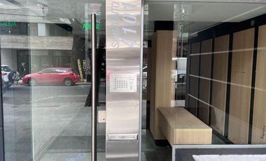 Local cerca de importante esquina - Apto varios destinos !