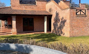 CASA 4 AMBIENTES EN VENTA, COUNTRY CLUB INDIO CUA, PAVON, EXALTACION DE LA CRUZ