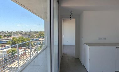 3 AMBIENTES CON BALCÓN A POCOS MTS DE AV MITRE