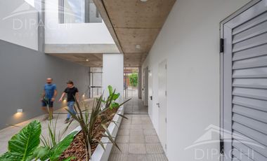 3 AMBIENTES CON BALCÓN A POCOS MTS DE AV MITRE