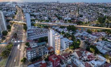 3 AMBIENTES CON BALCÓN A POCOS MTS DE AV MITRE