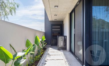 Departamento 2 amb con jardín en venta - Canning, Cabral 3300