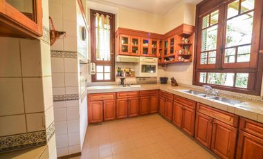 Venta casa en Alberdi de 4 dormitorios y gran terreno