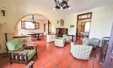 Venta casa en Alberdi de 4 dormitorios y gran terreno